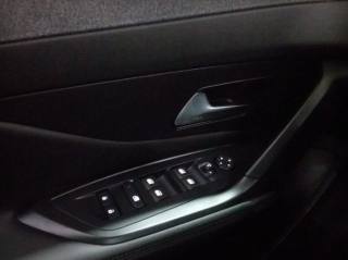 PEUGEOT 308 usata, con Fari LED