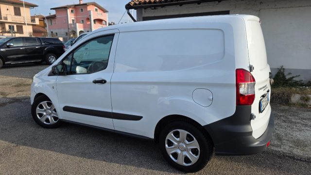 FORD Transit Courier usata, con Autoradio