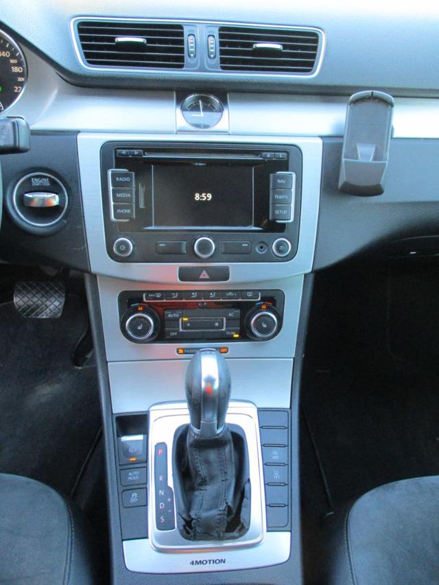 VOLKSWAGEN Passat usata 11