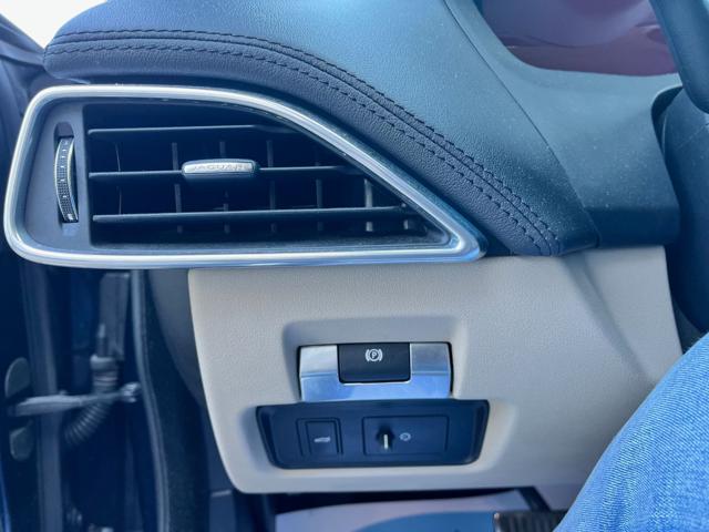 JAGUAR XE usata, con Climatizzatore