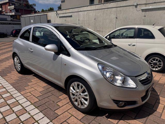 OPEL Corsa usata, con Airbag