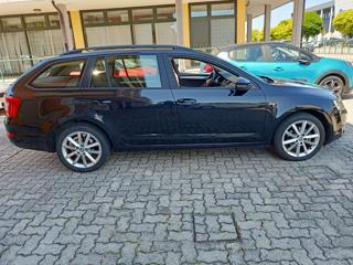 SKODA Octavia usata, con Park Distance Control