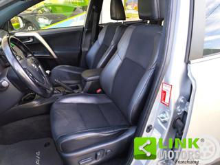 TOYOTA RAV 4 MY23 usata, con Alzacristalli elettrici