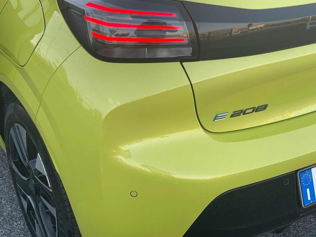 PEUGEOT 208 usata, con Sedile posteriore sdoppiato