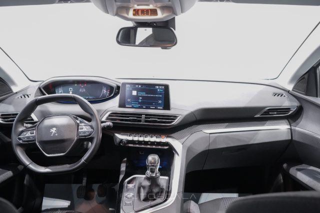 PEUGEOT 3008 usata, con Telecamera per parcheggio assistito