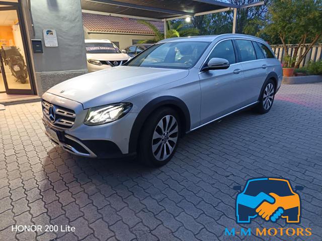 MERCEDES-BENZ E 220 usata, con Airbag laterali