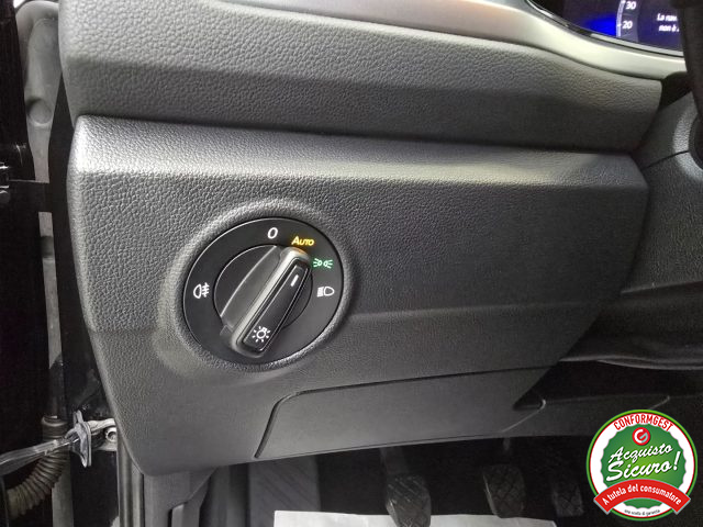 VOLKSWAGEN T-Roc usata, con Fari LED