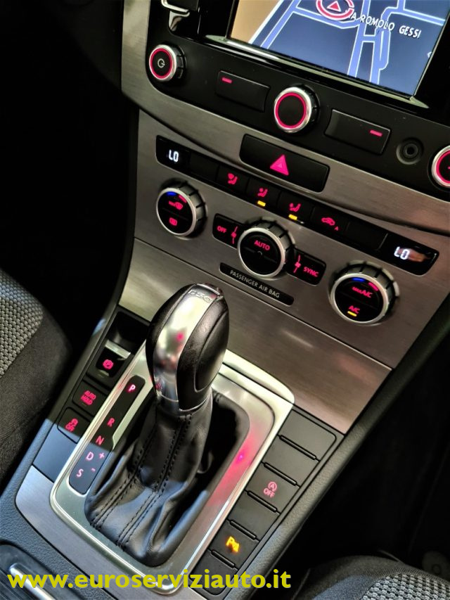 VOLKSWAGEN Passat usata 33