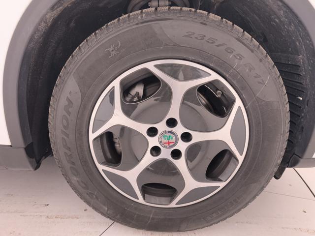 ALFA ROMEO Stelvio usata, con Sensori di parcheggio posteriori