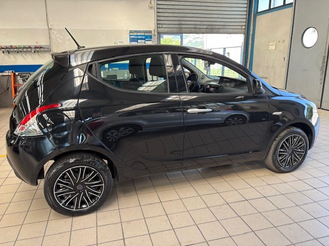 LANCIA Ypsilon usata, con ESP