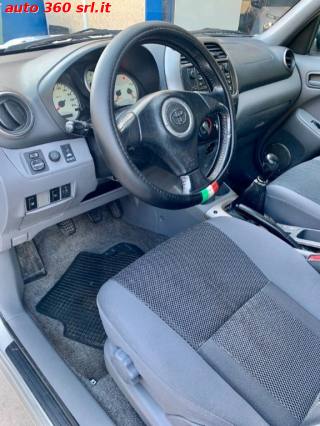 TOYOTA RAV 4 MY23 usata, con Controllo automatico clima