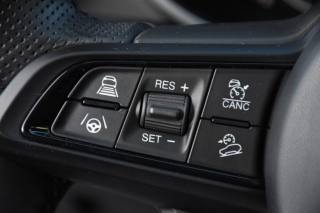 ALFA ROMEO Stelvio usata, con Autoradio digitale