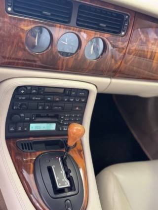 JAGUAR XK8 usata, con Regolazione elettrica sedili