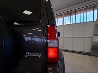 SUZUKI Jimny usata, con Bluetooth