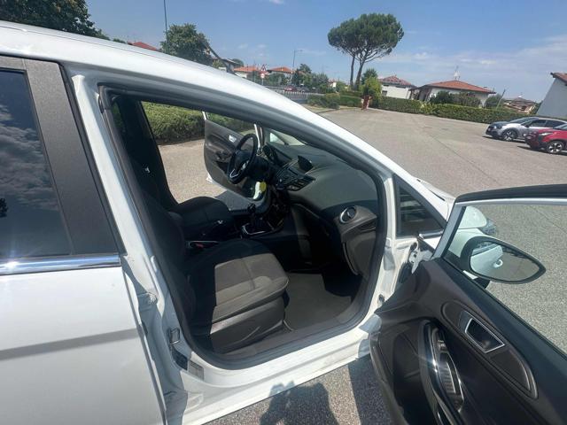 FORD Fiesta usata, con USB