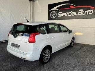 PEUGEOT 5008 usata, con Autoradio