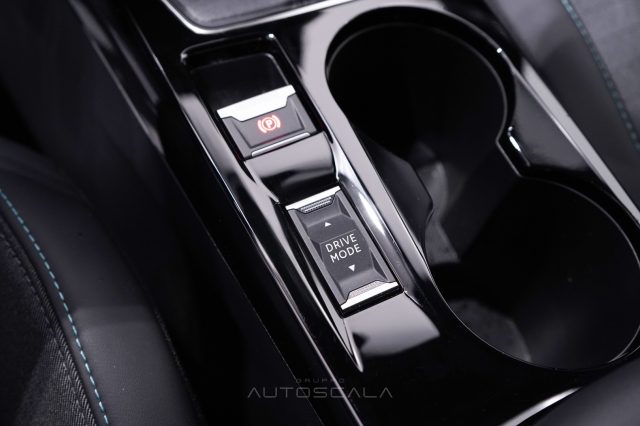 PEUGEOT 2008 usata, con Touch screen
