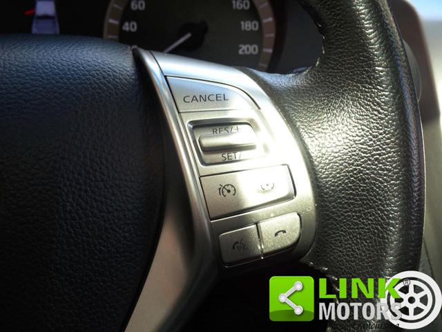 NISSAN Navara usata, con Park Distance Control