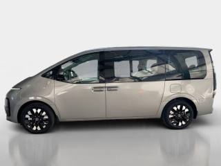 HYUNDAI Staria usata, con Airbag