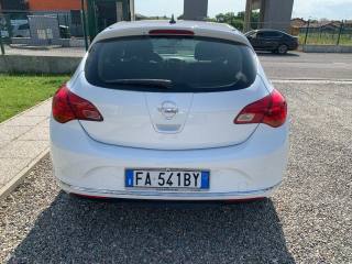 OPEL Astra usata, con Autoradio