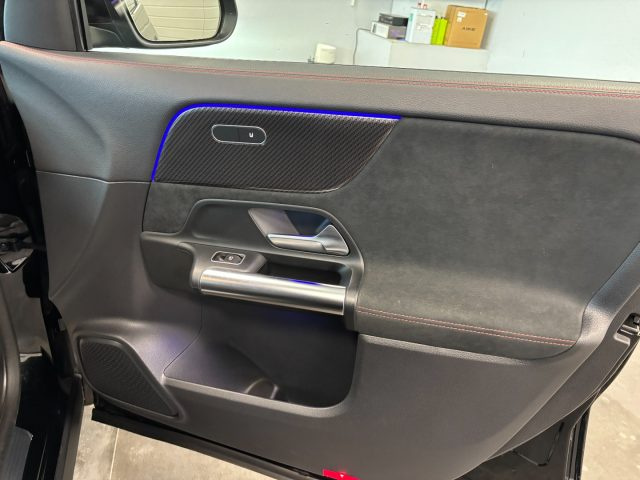 MERCEDES-BENZ GLA 180 usata, con Interni in pelle