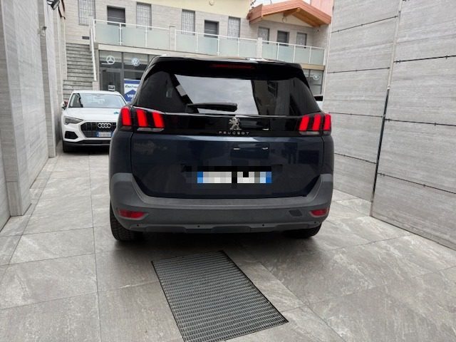 PEUGEOT 5008 usata, con Alzacristalli elettrici