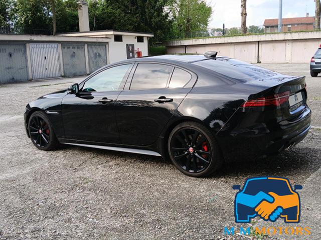 JAGUAR XE usata, con Autoradio