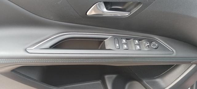 PEUGEOT 3008 usata, con Servosterzo