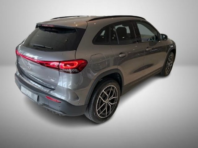 MERCEDES-BENZ EQA usata, con Autoradio