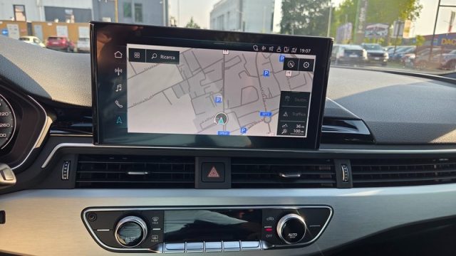 AUDI A4 usata, con Leve al volante
