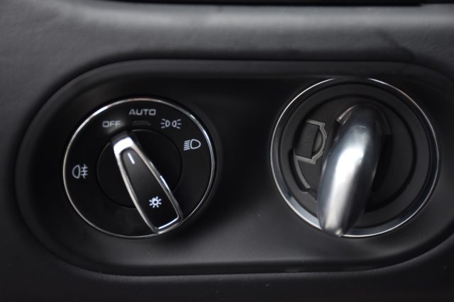 PORSCHE Macan usata, con Luci diurne LED