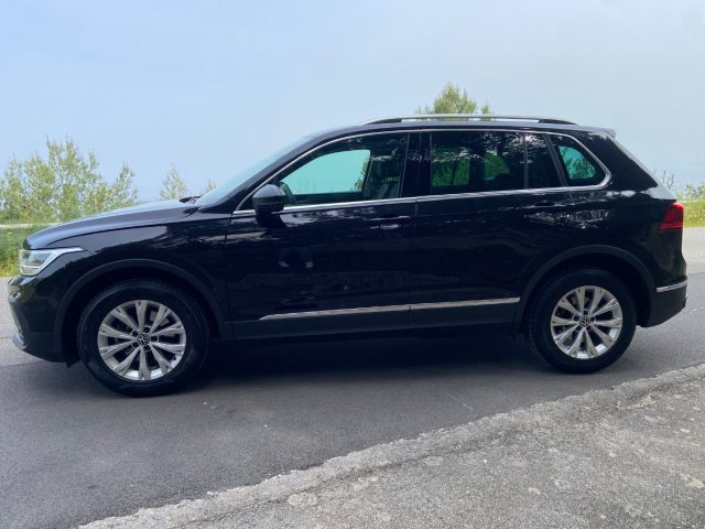 VOLKSWAGEN Tiguan usata, con Autoradio
