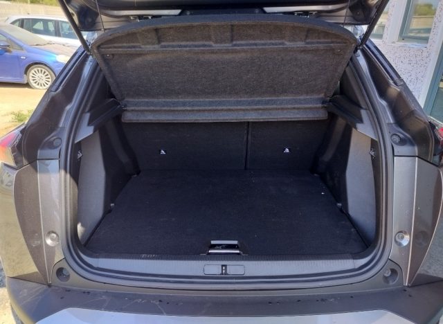 PEUGEOT 2008 usata, con Sensori di parcheggio posteriori