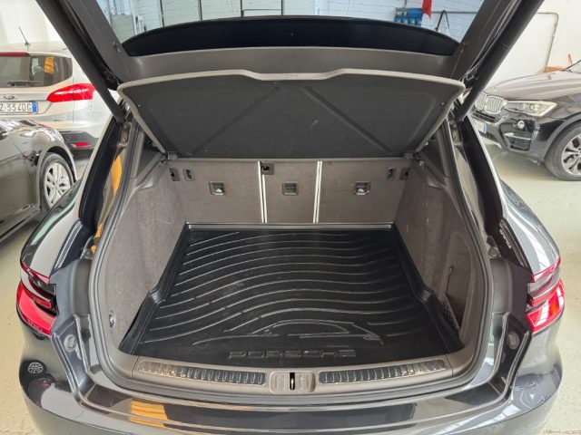 PORSCHE Macan usata, con Touch screen