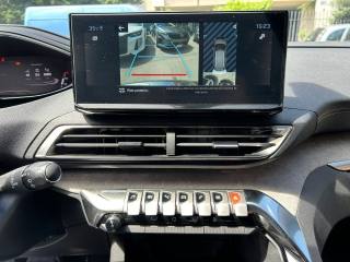 PEUGEOT 5008 usata, con Climatizzatore