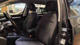 VOLKSWAGEN Golf Variant usata, con Autoradio digitale