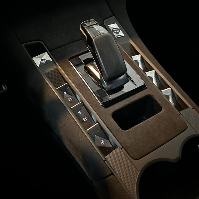 DS AUTOMOBILES DS 7 Crossback usata, con Sedile posteriore sdoppiato