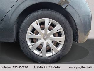 PEUGEOT 208 usata, con Sedile posteriore sdoppiato
