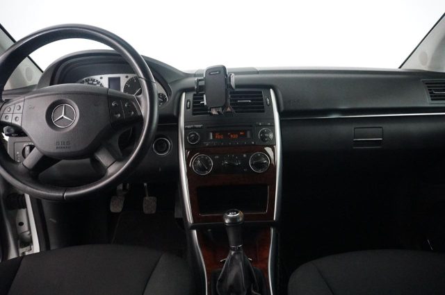 MERCEDES-BENZ B 180 usata, con Chiusura centralizzata