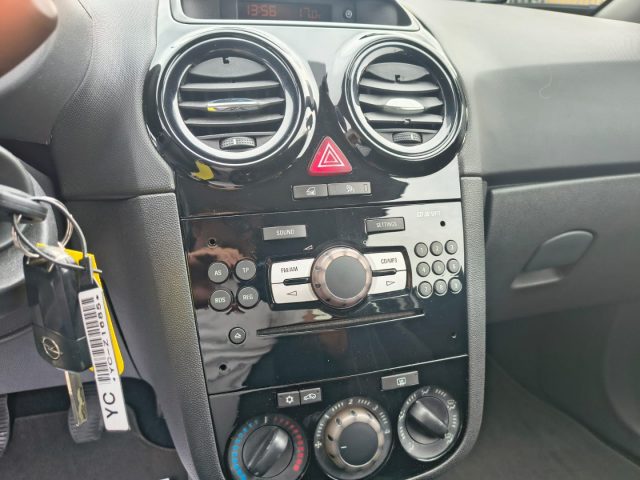 OPEL Corsa usata, con Boardcomputer