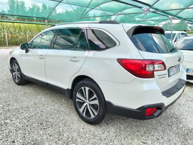 SUBARU OUTBACK usata, con Boardcomputer