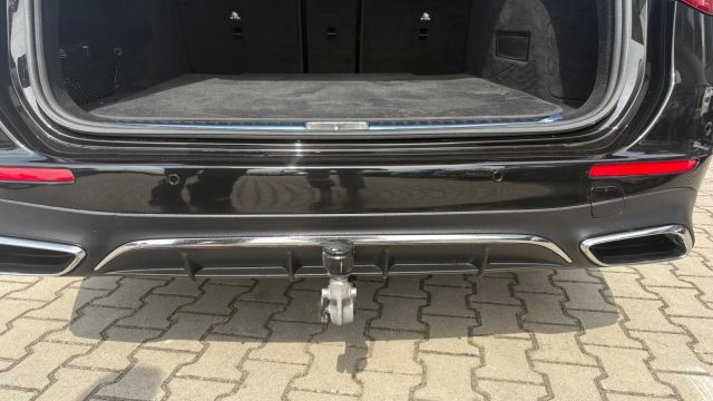 MERCEDES-BENZ E 220 usata, con Sedile posteriore sdoppiato