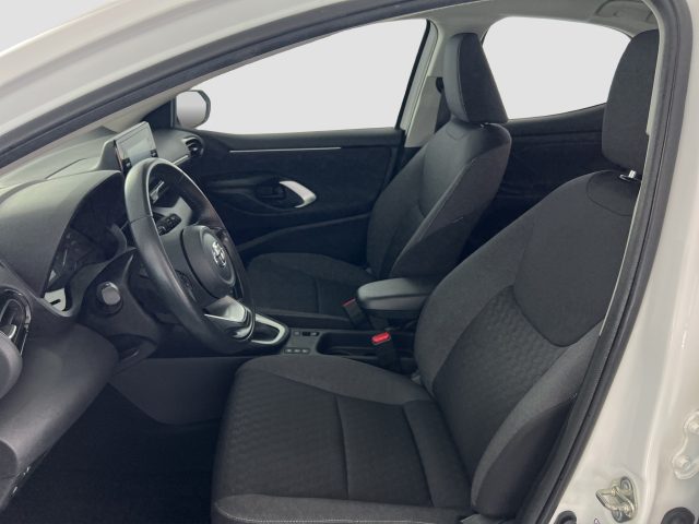 TOYOTA Yaris usata 8