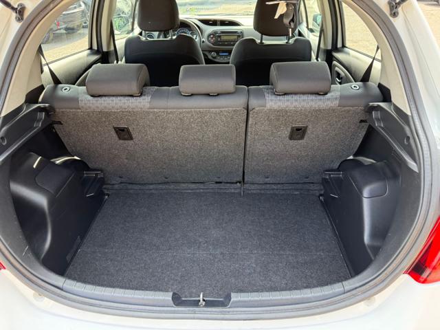 TOYOTA Yaris usata, con Airbag testa