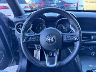 ALFA ROMEO Stelvio usata, con Controllo automatico clima