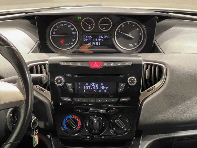 LANCIA Ypsilon usata 13