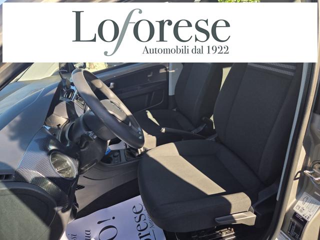 VOLKSWAGEN up! usata, con Autoradio