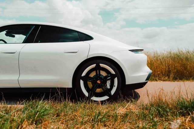 PORSCHE Taycan usata, con Controllo automatico clima