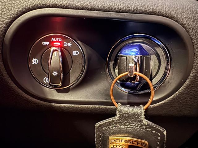 PORSCHE Macan usata, con Fendinebbia