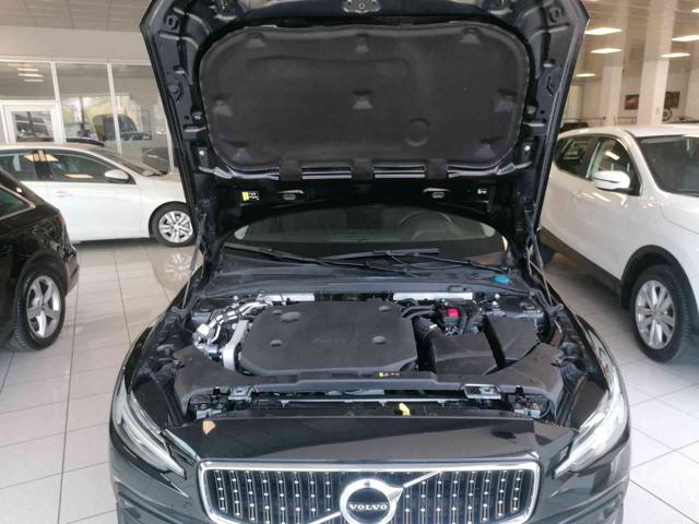 VOLVO V60 Cross Country usata, con Fari LED